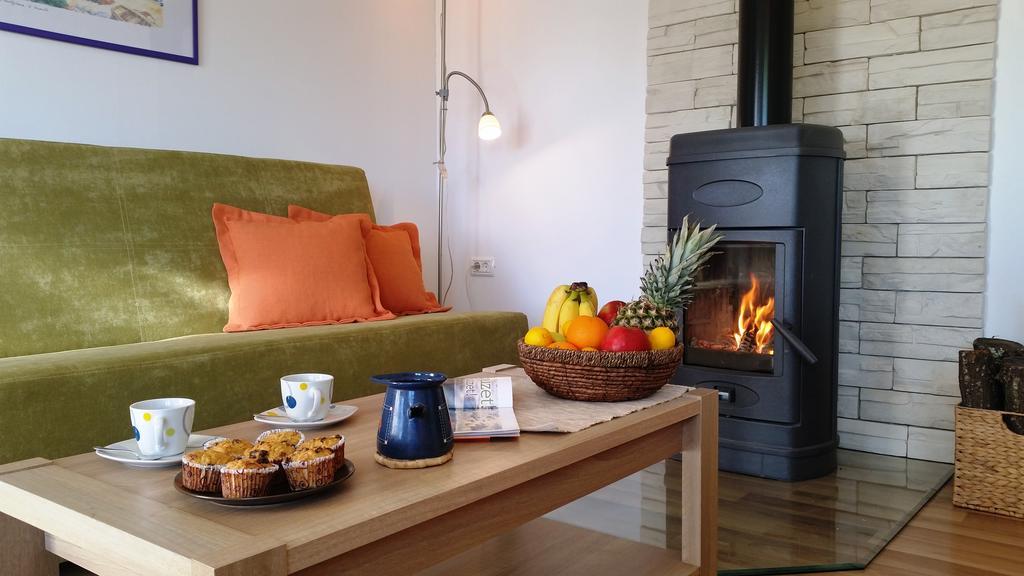 Vacation Home Latini Hum Bagian luar foto